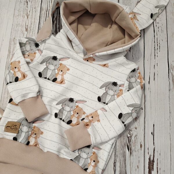 Bluza dziecięca z kolorowym wzorem zwierzaków i uroczymi uszami