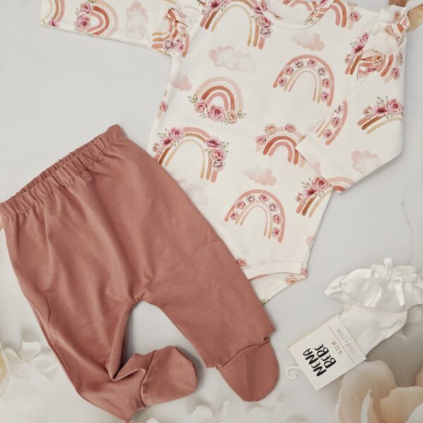 Dziewczęce body z długim rękawem w pięknym wzorze tęczy