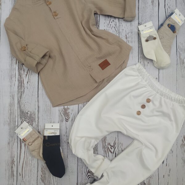 Spodnie dziecięce typu baggy wykonane z miękkiej w dotyku dzianiny dresowej