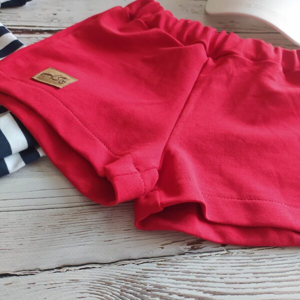 Urocze krótkie spodenki doskonałe na letnie dni